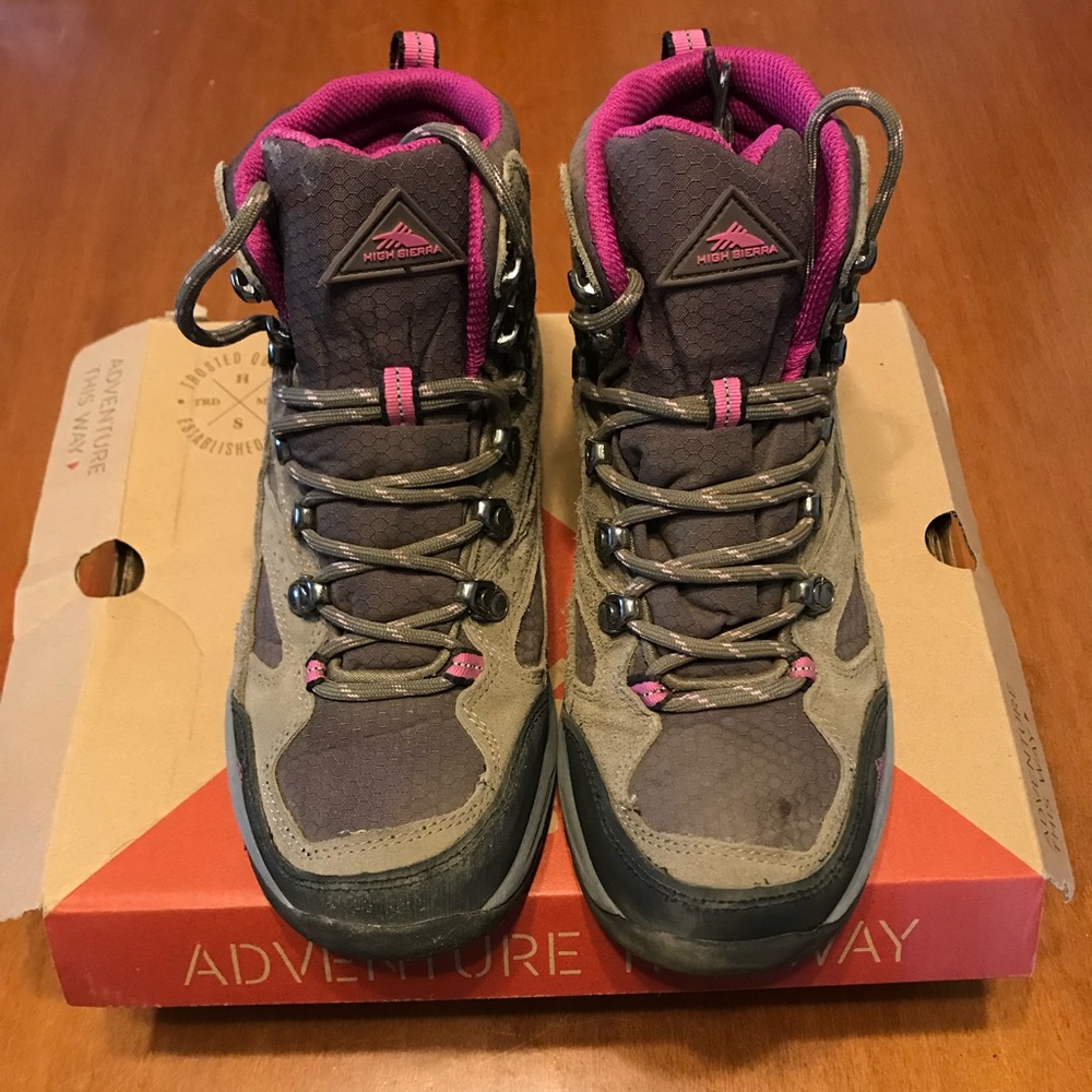 High Sierra hiking boots size 7